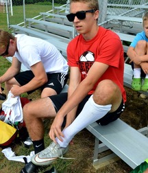Cute soccer players 605353e0b1713.jpg