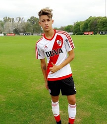 Cute soccer players 605353e697539.jpg
