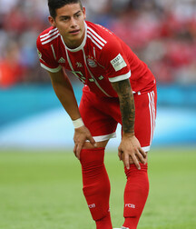 Cute soccer players 605354035ade9.jpg