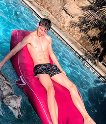 Sexy lads barefoot 60535e2b8bb9f.png