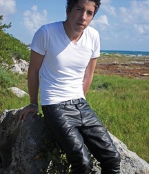 Shirtless and Leather boys 605503633d43c.jpg