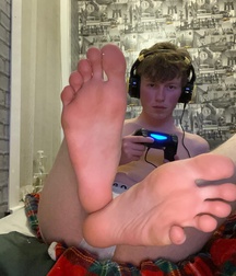 Marvelous master boy feet 605776eab2ae7.jpg