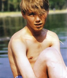 Gorgeous and cheeky guys 605cae4e9417a.jpg