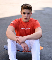 Gorgeous and cheeky guys 605cae7ccd00f.jpg