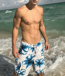Beach boy beauty (no nudes) 605e8832d0d62.jpg