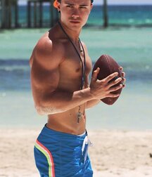 Beach boy beauty (no nudes) 605e88455b564.jpg