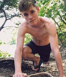 Beach boy beauty (no nudes) 605e8878465eb.jpg