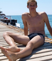 Pretty boys pretty feet