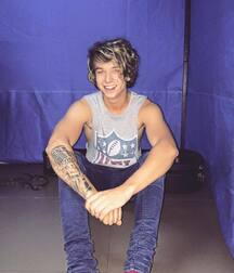 Jeans boy hotties 60621306b462d.jpg