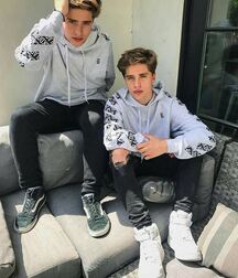 Jeans boy hotties 6062133ab931b.jpg