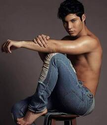 Barefoot twinks 606232b4c2996.jpg