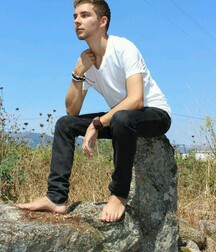 Barefoot twinks 606232e0afeab.jpg