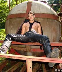 Leather and boots fetish 606239a77d6df.jpg