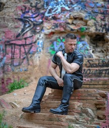 Leather and boots fetish 606239dd0721c.jpg