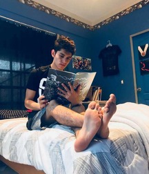 Kinky foot boys 606622b0132ea.jpg