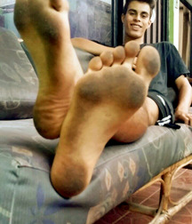 Guys lovin bare feet 6068ccb5c8387.jpg
