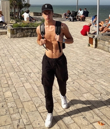 Eye catching hotties 6068f5c97f440.jpg