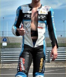 Boys love leather 606f39d0cfb4e.jpg