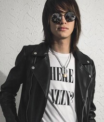 Boys love leather 606f3a213cbbd.jpg