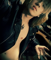 Mix of beauty and fetish 606f3a8ee44fd.jpg