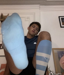 Boys overwhelming foot power 606f3afe66b04.jpg