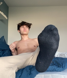 Boys overwhelming foot power 606f3b1d2251b.jpg