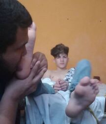 Boys overwhelming foot power 606f3b398df62.jpg