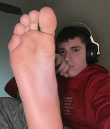 Boys overwhelming foot power 606f3b80874eb.jpg