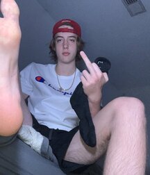 Boys overwhelming foot power 606f3bbf0e5d7.jpg