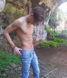 Sports and leather hotties 606f3ff209f3c.jpg