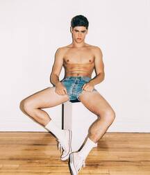 Sports and leather hotties 606f4006706e5.jpg