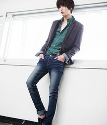 Beauties in jeans 6071c6cd569fe.jpg