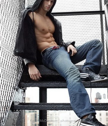 Beauties in jeans 6071c6ff69588.jpg