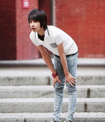 Beauties in jeans 6071c70385fbf.jpg