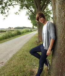 Beauties in jeans 6071c720caaa6.jpg