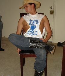 Boys and men in boots 60746702c2e2f.jpg