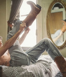 Boys and men in boots 60746712bdcc1.jpg