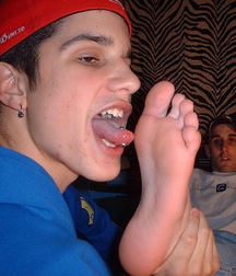 Delicious toes 60746c1fcbf4e.jpg