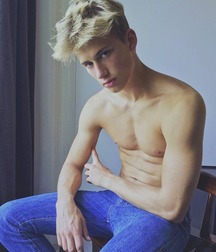 Cute sexy models 60749bece0d8c.jpg