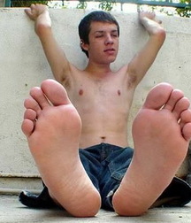 Worship the boys feet 608e7de075345.jpg