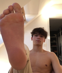 Worship the boys feet 608e7de34c189.jpg