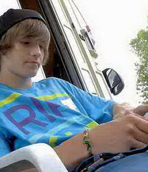 A beauty and his caravan 6090522a11597.jpg