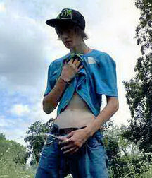 A beauty and his caravan 6090524eaf19a.jpg