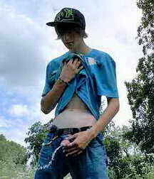 A beauty and his caravan 6090525522454.jpg