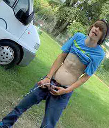 A beauty and his caravan 6090525d49ab1.jpg