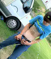 A beauty and his caravan 6090526ccb2d5.jpg