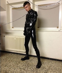 Leather and boots 6091be4b8a500.jpg