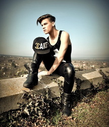 Leather and boots 6091be50224e9.jpg