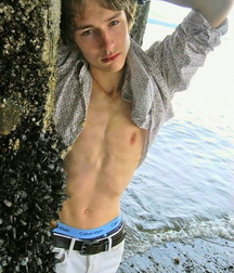 Boys on vacation 609309bb6568a.jpg