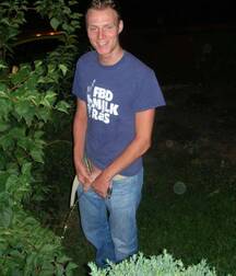 Boys need to take a piss 60ce71bb9eae5.jpg